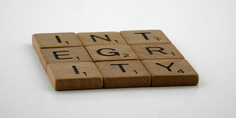 Kuvituskuva artikkeliin. Kuvassa lukee integrity.